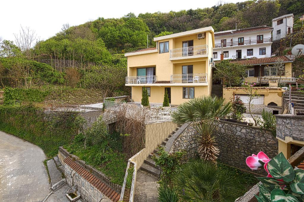 A Pousada Pirate Backpackers Ulcinj Exterior foto