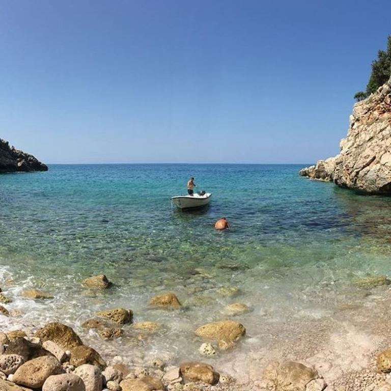 A Pousada Pirate Backpackers Ulcinj Exterior foto