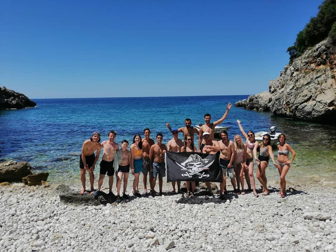 A Pousada Pirate Backpackers Ulcinj Exterior foto