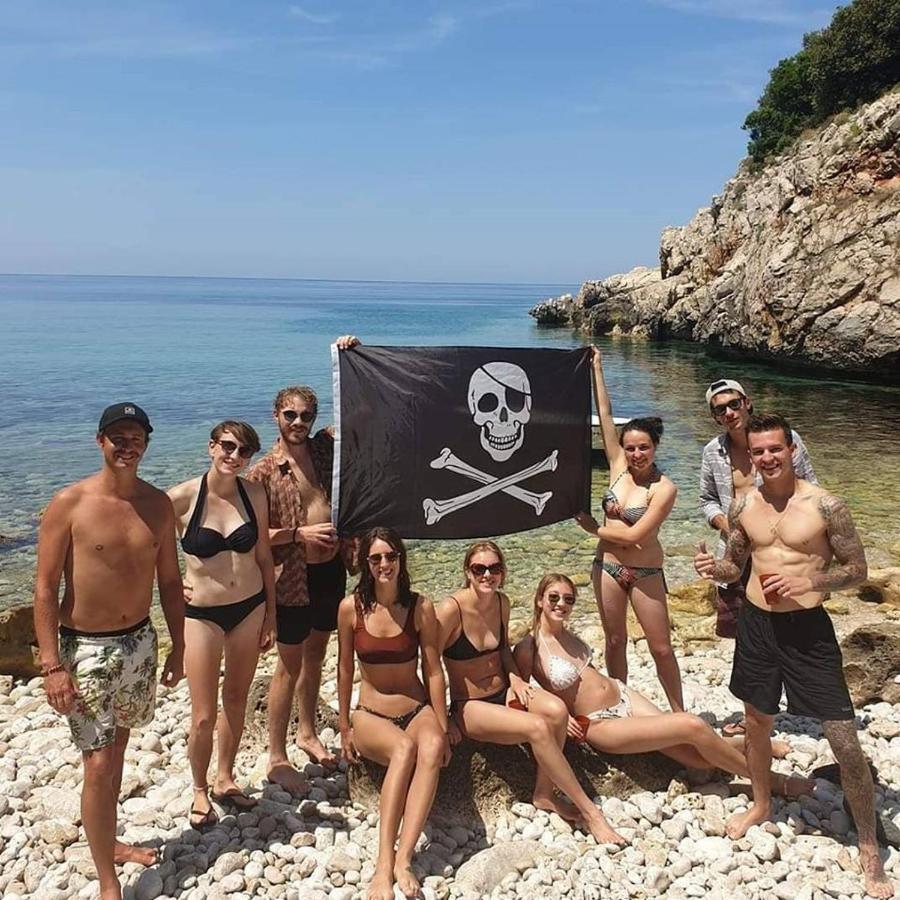 A Pousada Pirate Backpackers Ulcinj Exterior foto